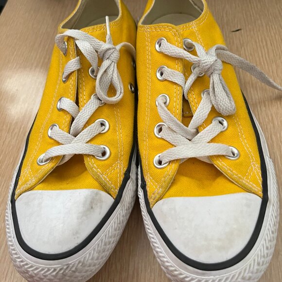 Converse Shoes - EUC CTAS Converse Low 'Lemon Chrome' - 130129F (4M / 6W)